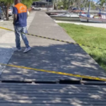 Mulher fica ferida após deck ceder às margens do Canal do Itajuru, em Cabo Frio