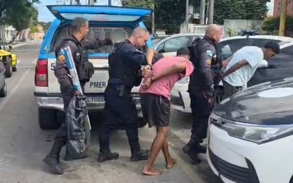 Operação da PM resulta em prisões e apreensão de arma e entorpecentes em Maricá