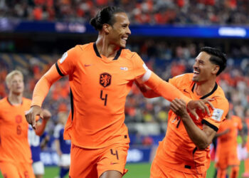 Van Dijk questiona pausas para hidratação durante a Copa do Mundo