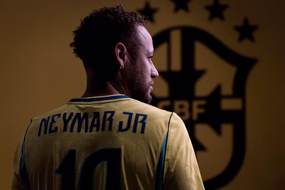 “Erro” em camisa oficial do Brasil com nome de Neymar viraliza nas redes sociais