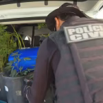 OPERAÇÃO NA MARÉ PRENDE 25 SUSPEITOS E APREENDE ARMAS, DROGAS E VEÍCULOS ROUBADOS