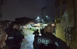Operação prende suspeitos de participação em ‘tribunal do tráfico’ que torturou mulheres em São Gonçalo