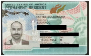Eduardo Bolsonaro obtém green card nos Estados Unidos enquanto recorre de condenação no STF