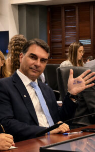 Planalto critica manifestação de Flávio Bolsonaro em audiência sobre tarifas dos EUA