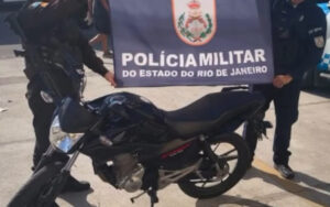 Suspeito é preso com pistola e moto roubada durante ação da PM em Mesquita
