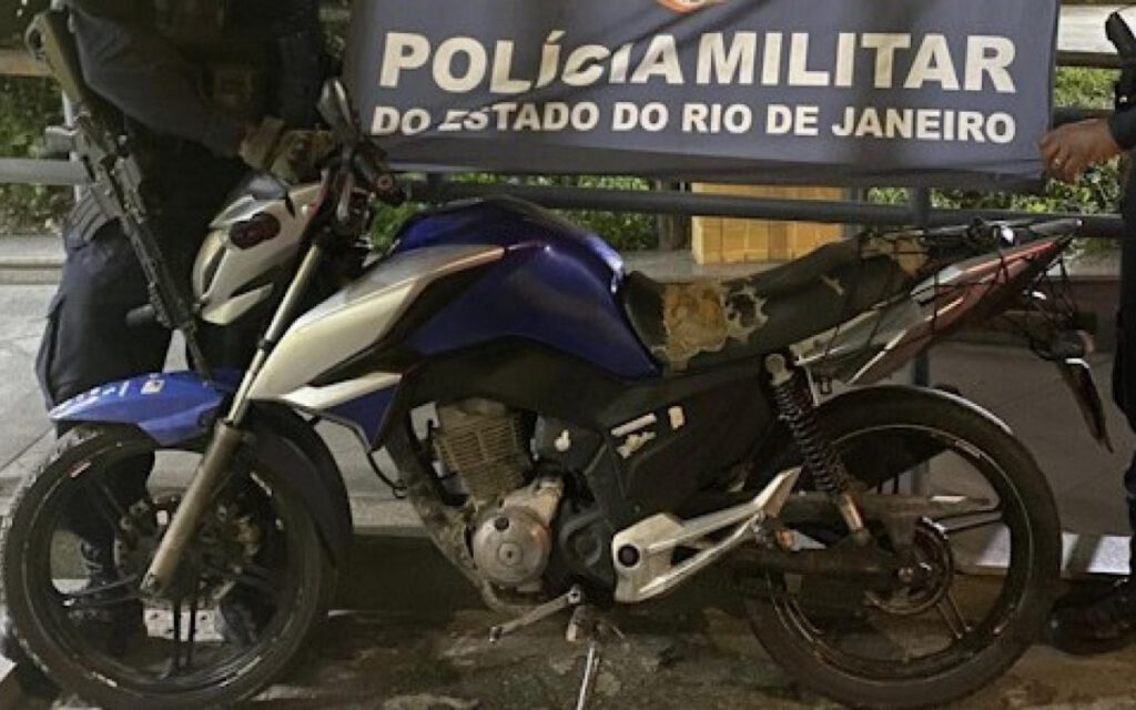 Homem é preso em flagrante por roubo após rastreamento em tempo real em Nova Iguaçu