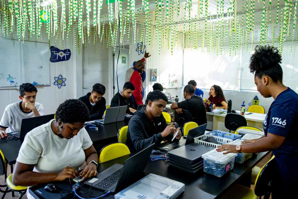 JUVRio abre 3,5 mil vagas gratuitas para cursos de tecnologia e qualificação profissional no Rio