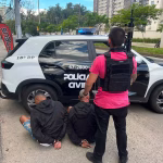 Dupla é presa com armas e carro clonado durante operação em Jacarepaguá