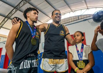 Alunos da Casa da Luta Nilopolitana conquistam títulos no Muay Thai em campeonato na Baixada