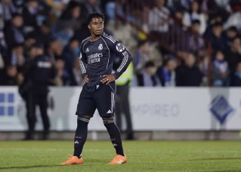 Endrick pode deixar o Real Madrid após perder espaço com Mourinho