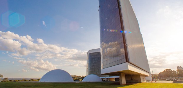 TSE quer criar selo para pesquisas eleitorais e proposta divide institutos