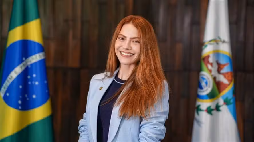 Sarah Poncio diz confiar na inocência do pai após prisão em operação da PF