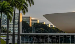 Congresso chega perto do recesso sem avançar com PEC do fim da escala 6×1 e projeto contra misoginia