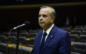 Marinho prevê avanço do fim da escala 6×1 na CCJ, mas descarta votação imediata no plenário