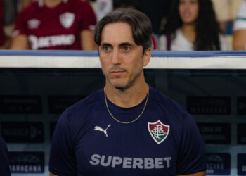 Fluminense demite Luis Zubeldía após sequência de oito jogos sem vencer