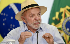 Brasil inicia processo para reagir a tarifas dos EUA