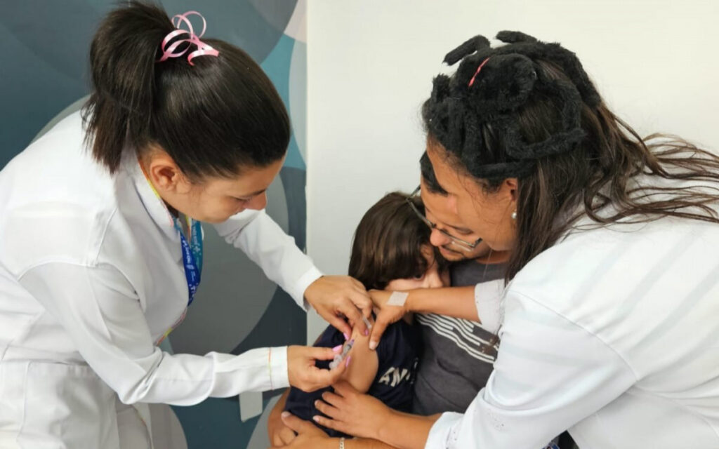 Três Rios promove campanha para atualizar vacinação de crianças e adolescentes até setembro