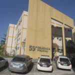 Falso veterinário é preso durante cirurgia em gato em Duque de Caxias
