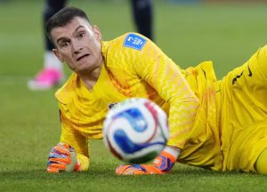 Barcelona avança nas negociações por goleiro titular da Croácia para 2027