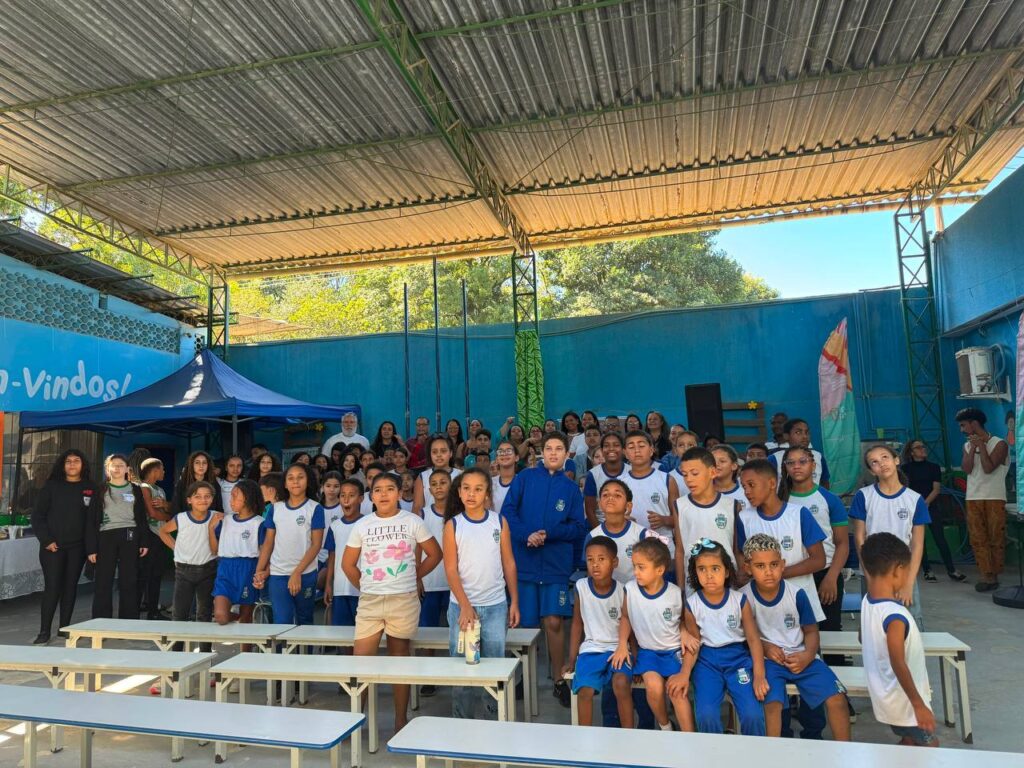 Japeri de cara nova: Projeto Revitaliza transforma muro da Escola Pedra Lisa em obra de arte