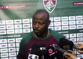 Fluminense adia definição de novo técnico, e Marcão ganha espaço nos bastidores
