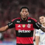 Flamengo acerta venda de Gonzalo Plata ao Dínamo de Moscou por R$ 72 milhões