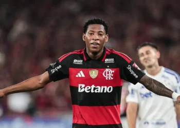 Flamengo acerta venda de Gonzalo Plata ao Dínamo de Moscou por R$ 72 milhões