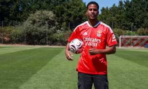 Benfica oficializa contratação de Alan Santos, revelado pelo Flamengo