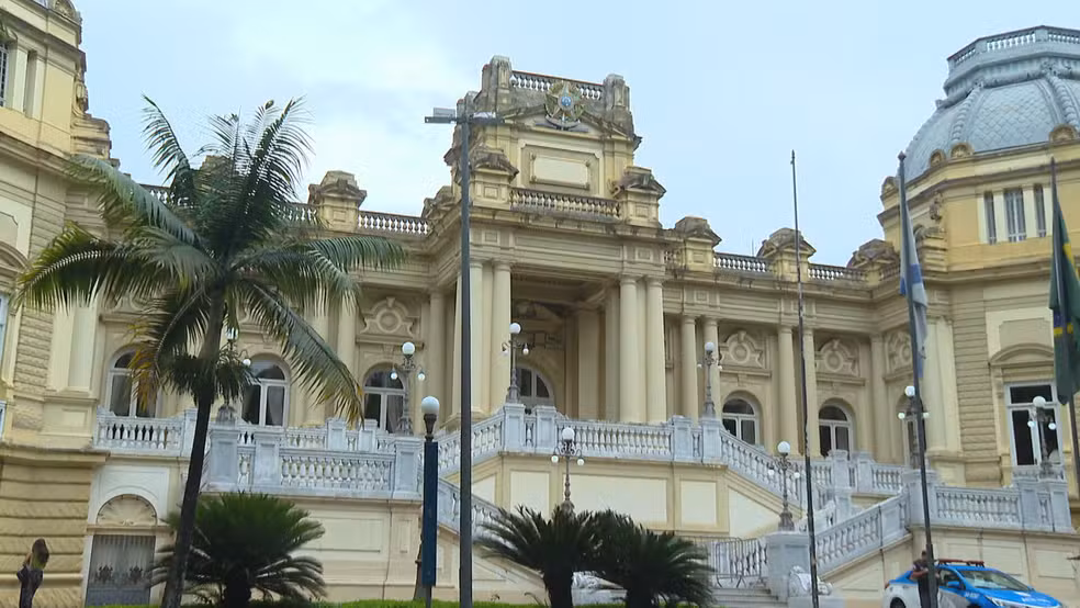 Governo do RJ extingue secretaria voltada à juventude e ao envelhecimento saudável