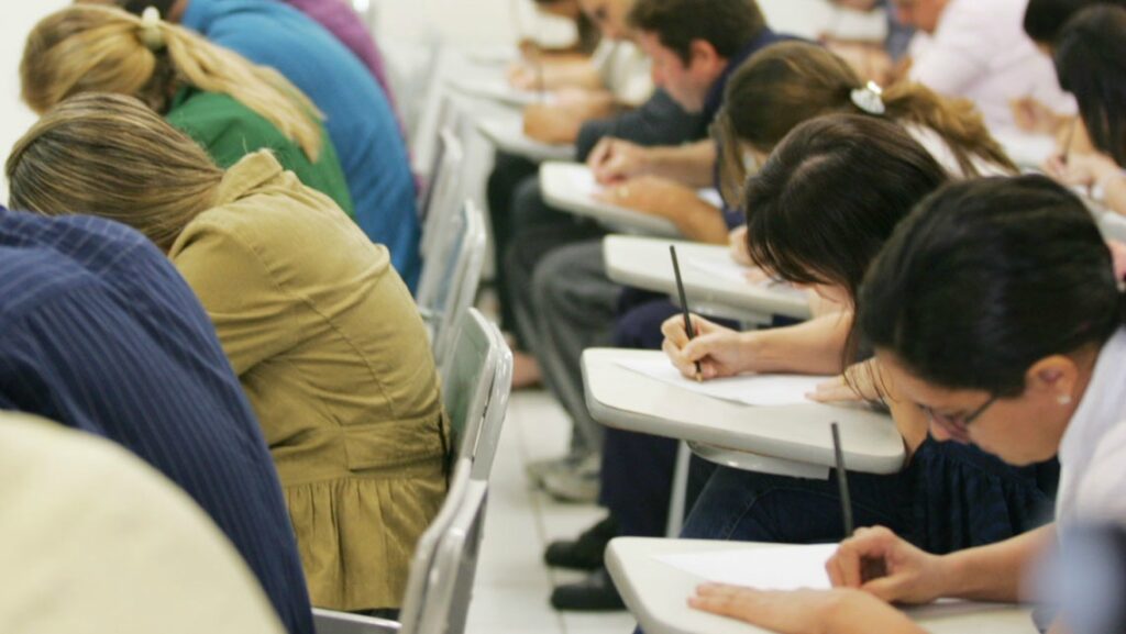 Prefeitura de Guapimirim abre concurso para professores com 508 oportunidades