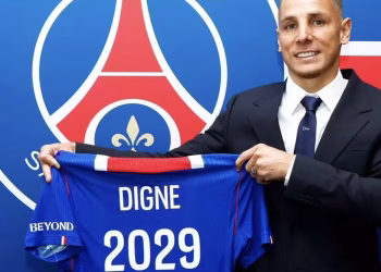 PSG anuncia retorno de Lucas Digne após passagem de cinco anos pelo Aston Villa