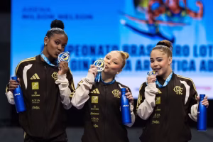 Flávia Saraiva conquista dois ouros no Brasileiro de Ginástica e homenageia o pai