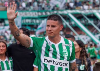 James Rodríguez é apresentado pelo Atlético Nacional e volta ao futebol colombiano após 19 anos