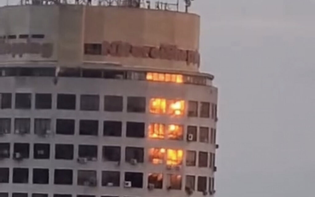 Vídeo falso de incêndio leva 14 bombeiros e quatro viaturas a shopping de Niterói
