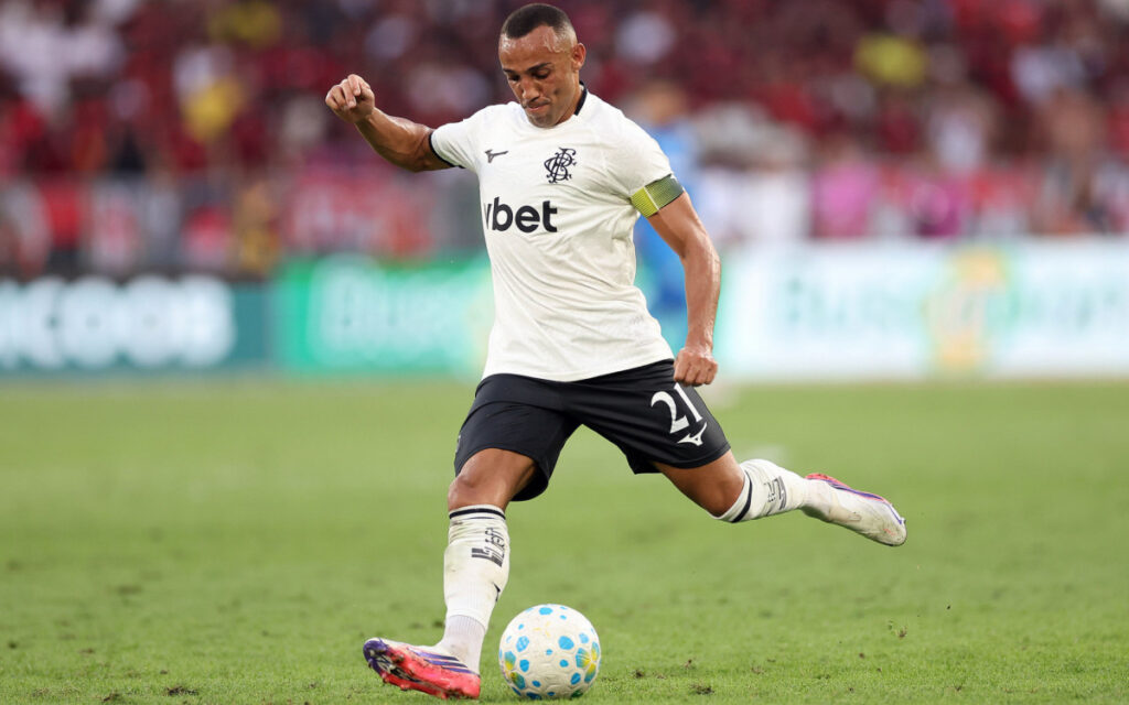 Botafogo deve ter Marçal na lateral contra o Palmeiras neste domingo