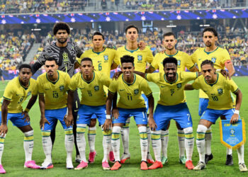 Brasil busca empate no fim contra a Austrália em primeiro amistoso após a Copa