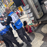 Mulher é presa suspeita de tentativa de assalto em galeria de Nova Iguaçu