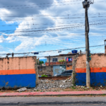 Passagem irregular sobre linha férrea volta a ser aberta em Santa Eugênia