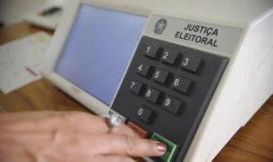 Levantamento aponta pouca influência da crise no STF sobre decisão de voto nas redes