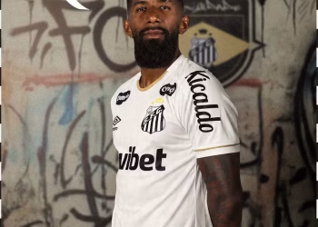 Santos oficializa chegada de Rodinei para reforçar a lateral direita