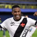 Zagueiro do Vasco, Robert Renan sofre acidente de carro
