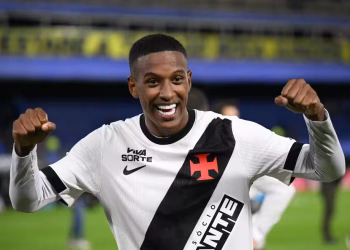 Zagueiro do Vasco, Robert Renan sofre acidente de carro