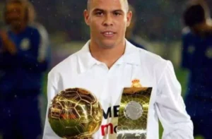 Ronaldo Fenômeno é o único brasileiro na disputa pela Bola de Ouro histórica