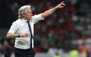 Jornal espanhol aponta Jorge Jesus como vencedor em crise com Cristiano Ronaldo