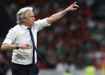 Jornal espanhol aponta Jorge Jesus como vencedor em crise com Cristiano Ronaldo