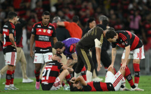 Imprensa argentina chama queda do Flamengo de “Maracanazo” após classificação do Estudiantes