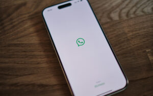 TSE avalia restringir propaganda política em grandes canais de WhatsApp na reta final da eleição