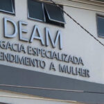 Homem de 62 anos é preso após suspeita de importunação sexual contra mulher que amamentava em ônibus de Volta Redonda