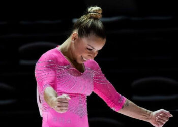 Flávia Saraiva conquista bronze na trave e garante segunda medalha do Brasil no Mundial de Ginástica