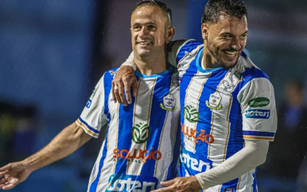 Macaé supera Carapebus em jogo de sete gols e encosta no G-4 da Série B1